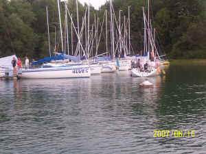 Bl�iaca sa b�rka n�s prin�tila op� zakotvi� v pr�stave